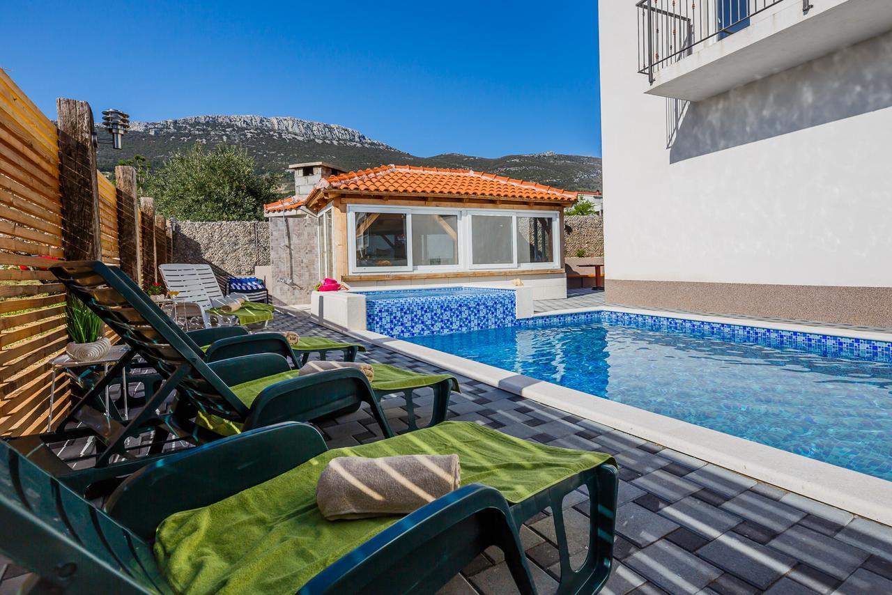 Holiday Home Chester With Heated Pool Kaštela 외부 사진